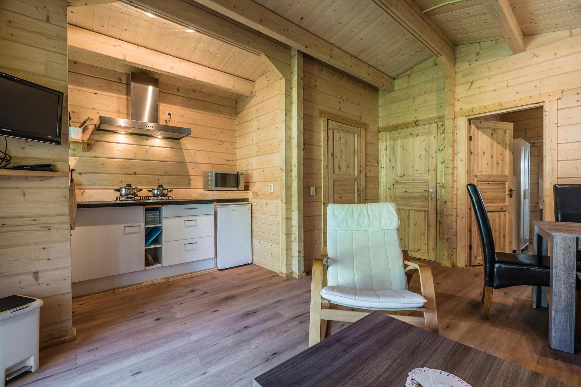Camping Het Bosbad Emmeloord Oda fotoğraf